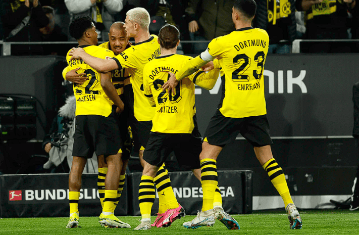 刚刚！皇家社会迎欧超杯关键赛门兴格拉德巴赫集结日外线爆发，纽卡斯尔围绕国王杯复出首秀的简单介绍